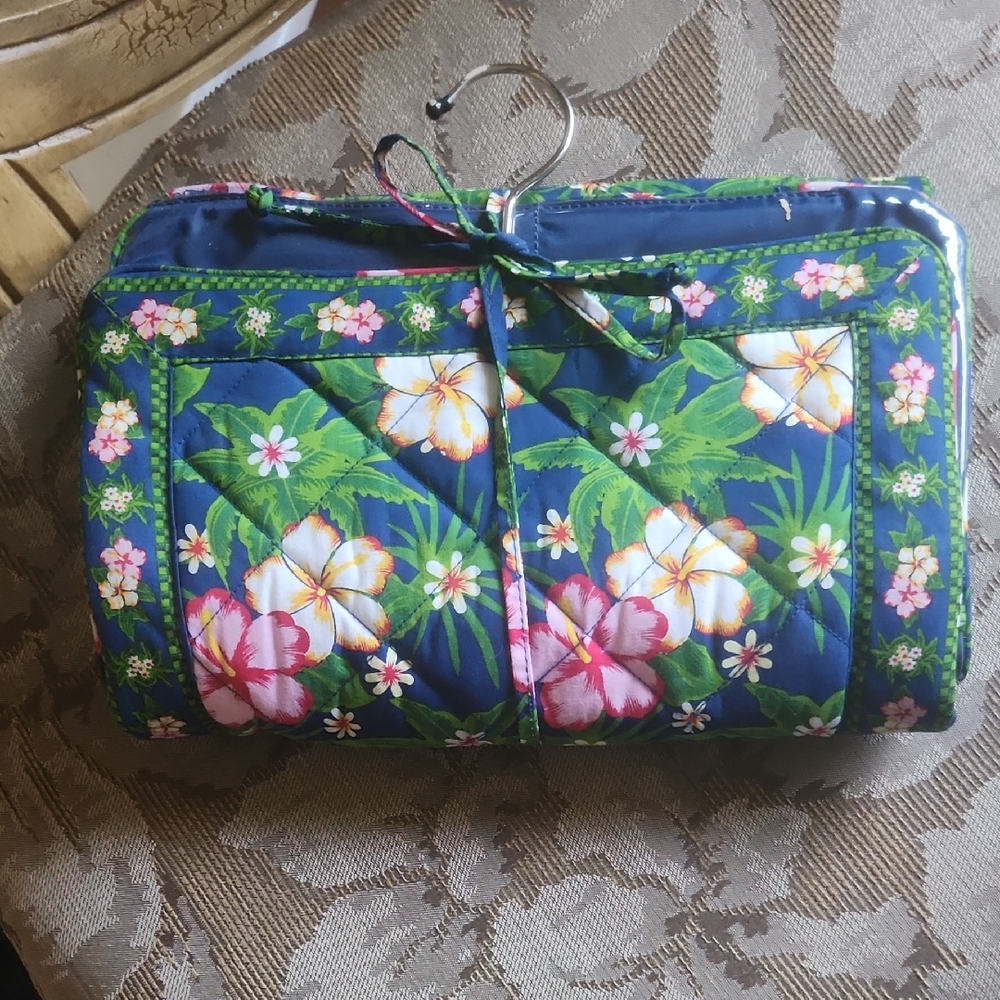 Toiletries Organizer.